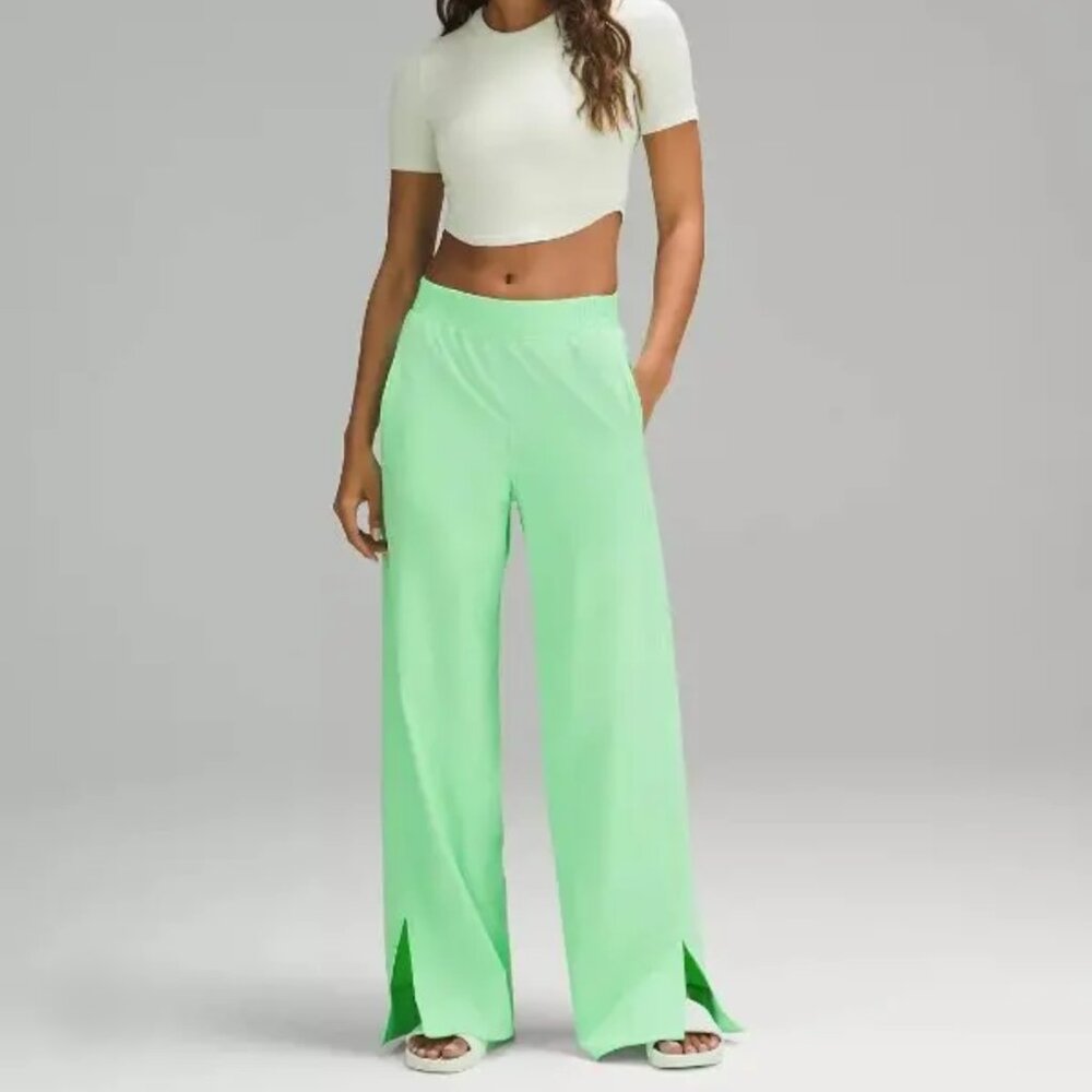Lululemon Stretch Woven Wide Leg High Rise Pant in Pistachio Size Medium